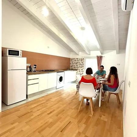 Casa Benedetta - Attico Con Terrazza Vista Mare, Vicino Al Lungomare Appartamento